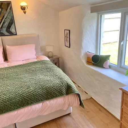 Idyllic Cornish Cottage, Superking Bed, Private Garden Dogs Welcome Truro Exterior photo