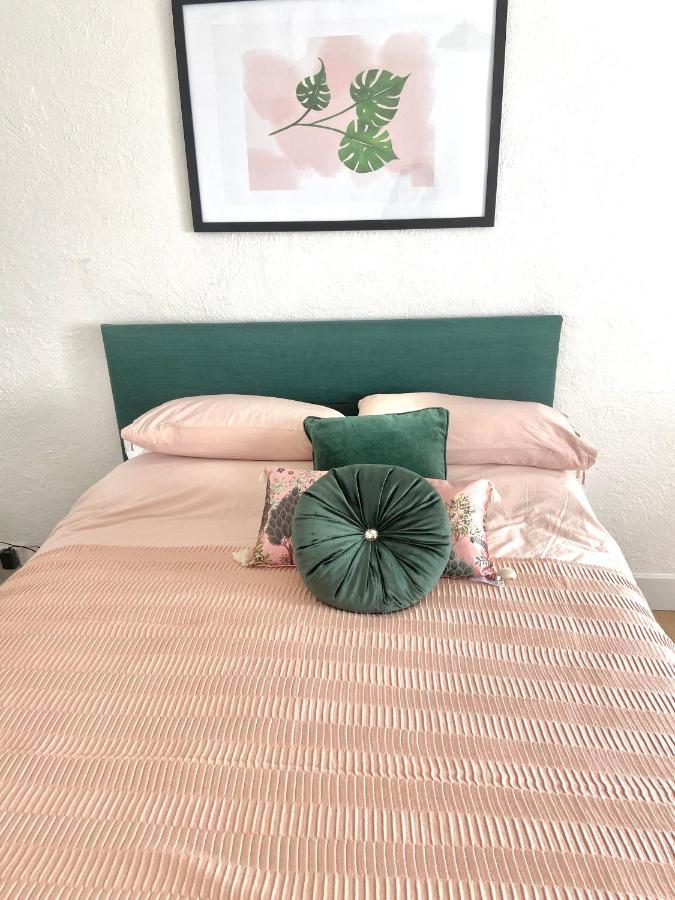 Idyllic Cornish Cottage, Superking Bed, Private Garden Dogs Welcome Сasa de vacaciones Truro